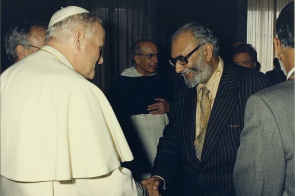 Salam meeting His Holiness John Paul I, 1981 Abdus Salam shaking hands with Pope John Paul I